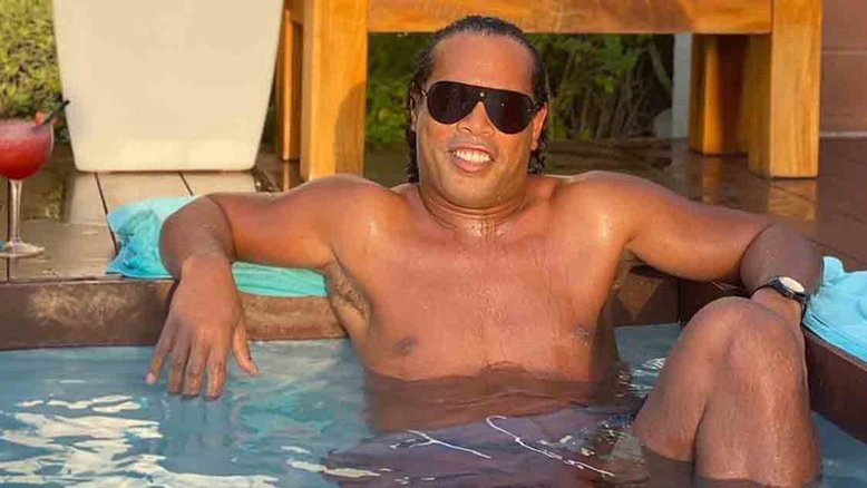 Após ostentar em Dubai, Ronaldinho Gaúcho pode ter bens penhorados e ser preso