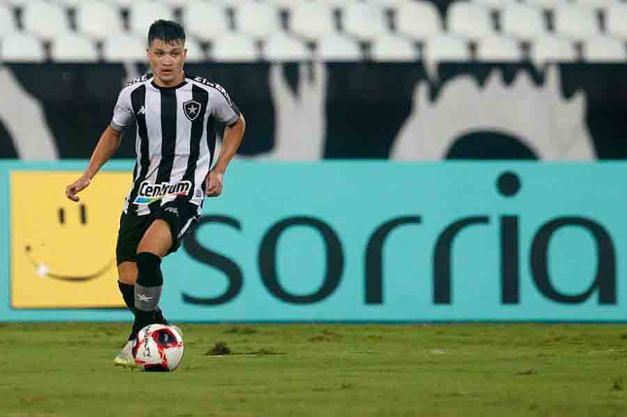 Ronald, do Botafogo, projeta partida contra o Sampaio Corrêa: ‘Não vai faltar determinação e vontade’