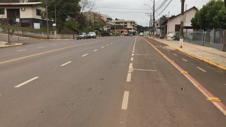Bebê recém-nascido e com cordão umbilical é encontrado em rua do Rio Grande do Sul