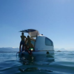 Acampar ou navegar? Conheça o Sealander