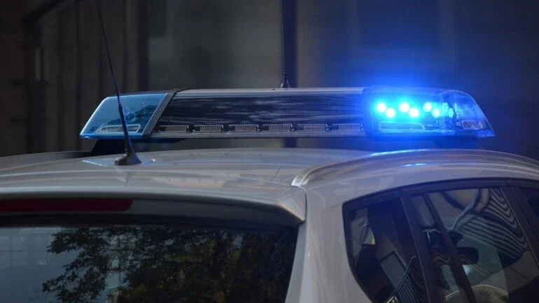 Homem esfaqueia os pais por "não aguentar mais ser humilhado"