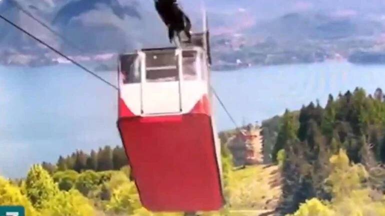 Vídeo mostra acidente com teleférico que matou 14 na Itália