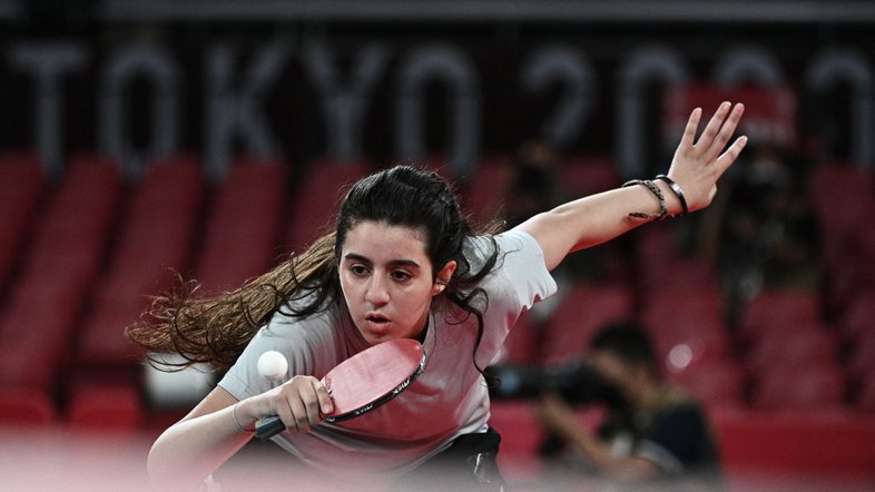 Hend Zaza, atleta mais jovem da Olimpíada de Tóquio, é eliminada, mas faz história