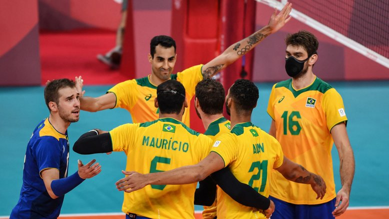Brasil estreia com vitória no vôlei de quadra masculino