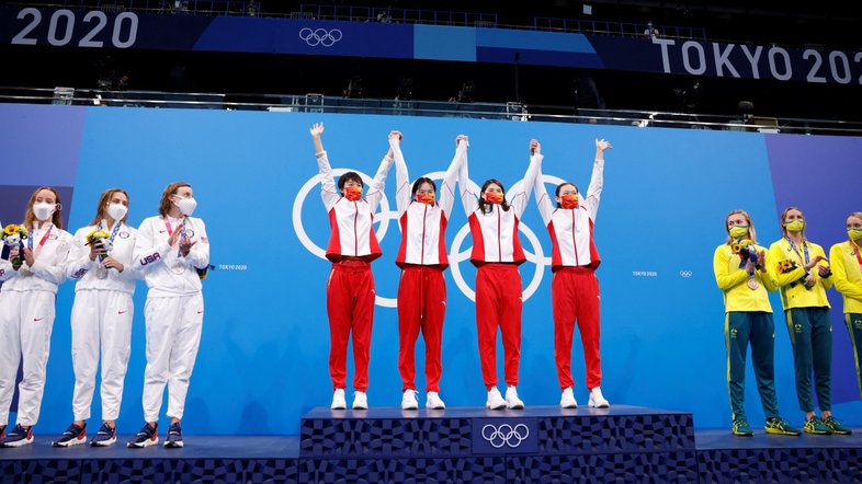 Natação: China é ouro no revezamento 4x200m livre feminino com recorde mundial