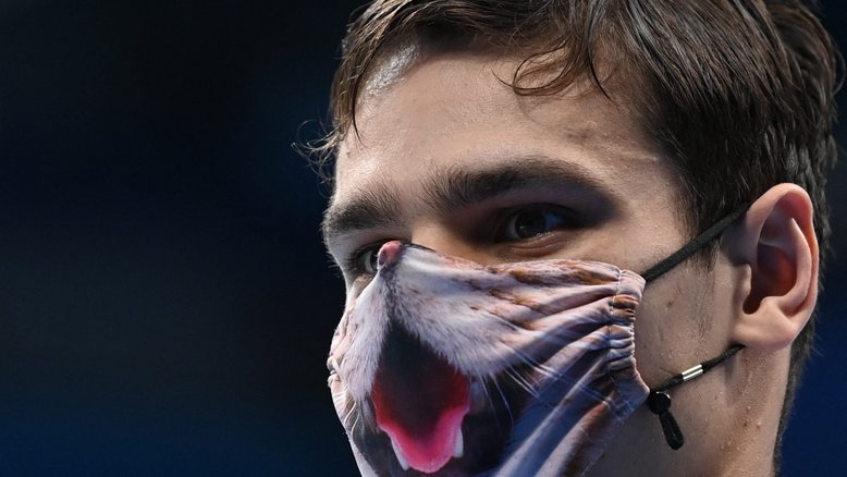 Natação: russo Evgeny Rylov é ouro nos 200m costas com recorde olímpico