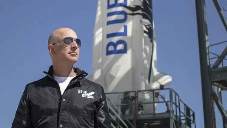 Bezos, o homem mais rico do mundo, deixará o planeta por alguns minutos na terça-feira