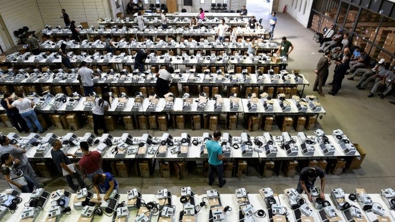 Bolsonaro não quer mais voto impresso - ele só quer confronto e caos