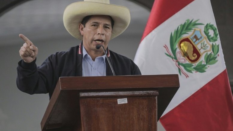 Pedro Castillo descarta copiar "modelos" estrangeiros no Peru