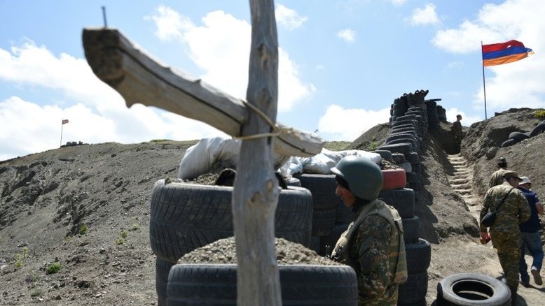 Armênia pede envio de tropas russas na fronteira com o Azerbaijão