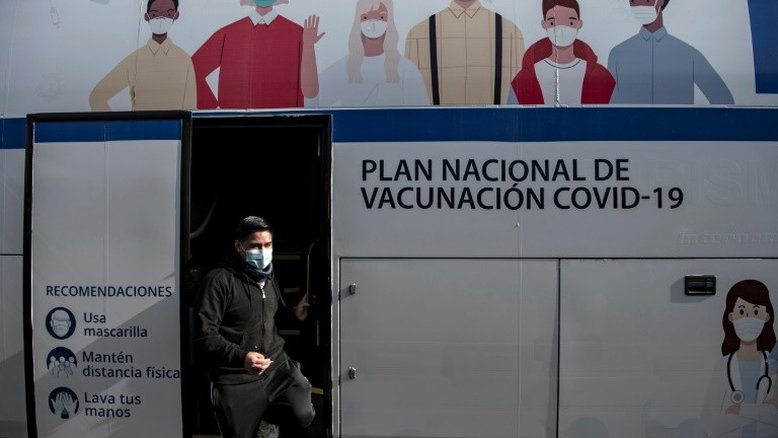 Chile flexibiliza restrições de fronteira para residentes vacinados