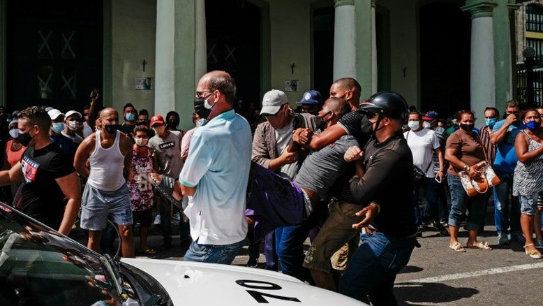 Cuba é abalada por manifestações inéditas contra o governo