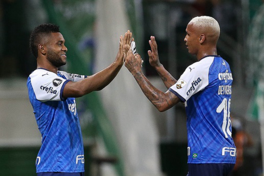 Danilo recebe ofertas do exterior e Palmeiras estipula data para conversas  e negociações