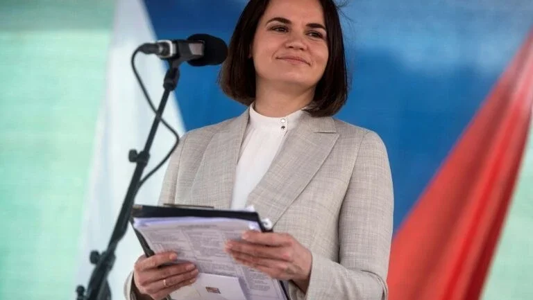 Blinken se reúne com opositora bielorrussa Svetlana Tikhanovskaya