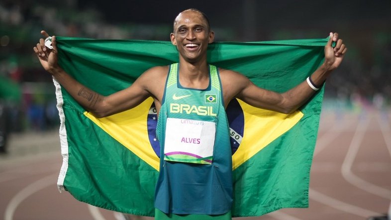 Alison dos Santos avisa: 'Se vier a medalha, vai vir uma dança'