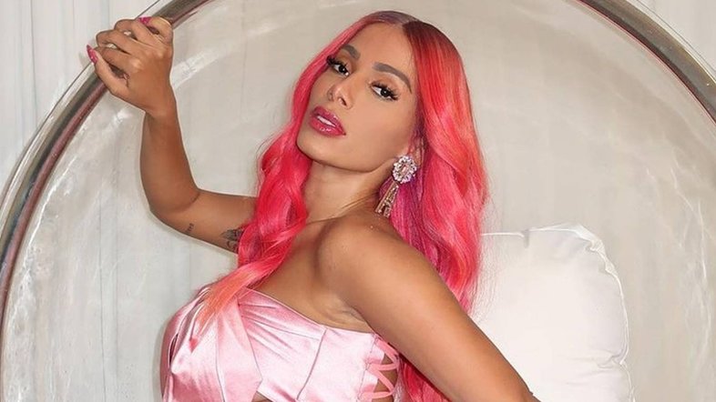 Anitta teve frustração ao gravar clipe de 'Faking Love': 'Pequeno estresse'