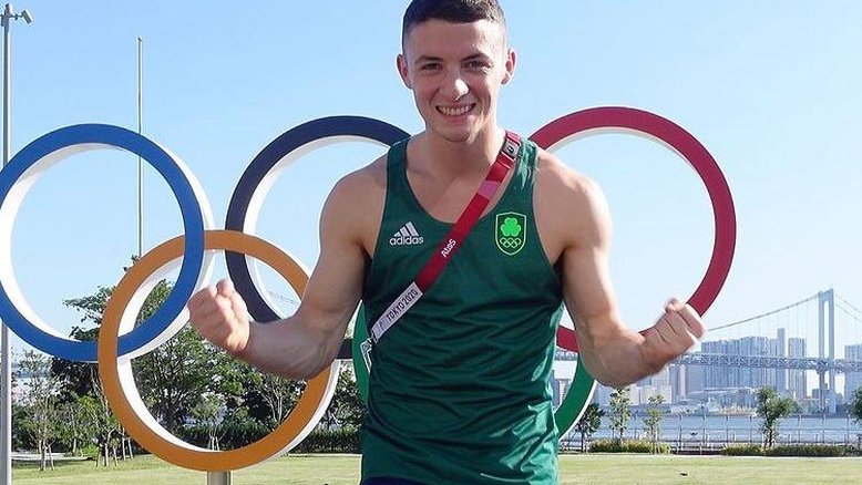 Cama antissexo é mito: atleta irlandês posta vídeo no Twitter e desmente boato