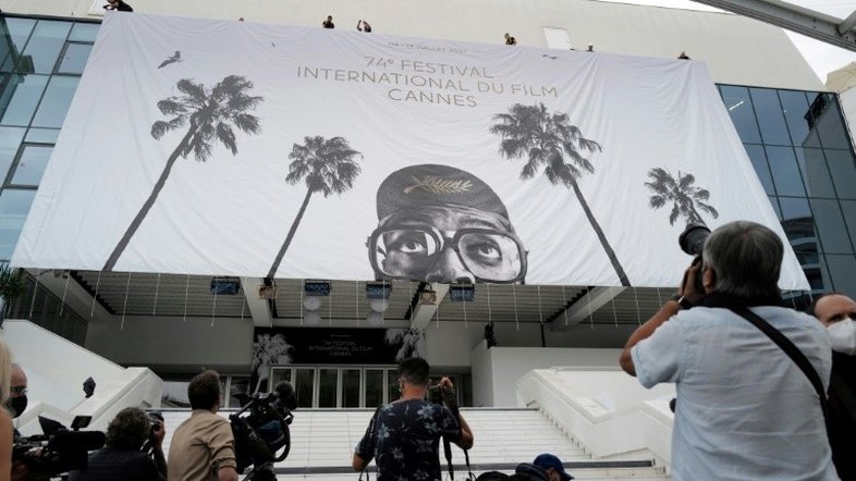 Cannes finaliza preparativos para o retorno do grande festival de cinema
