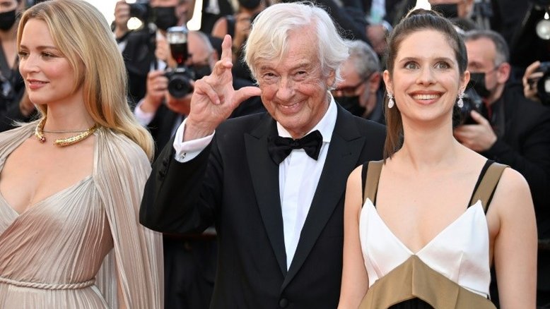 Cineasta Verhoeven volta a Cannes com história de freiras lésbicas