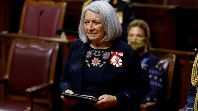 Mary Simon se torna a primeira governadora-geral indígena no Canadá