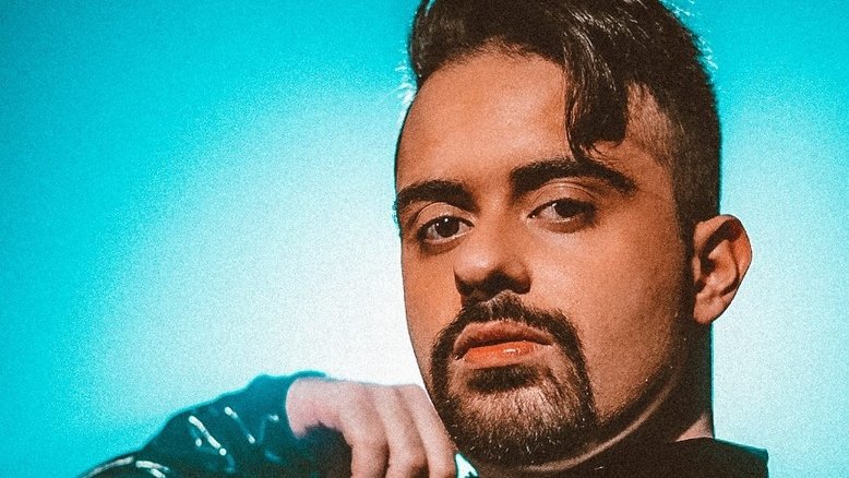 Cantor BE anuncia nova música,  "Universo Paralelo"