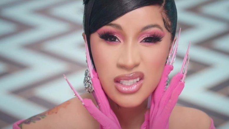 'Começamos a rir', diz Cardi B sobre como revelou segunda gravidez para Offset