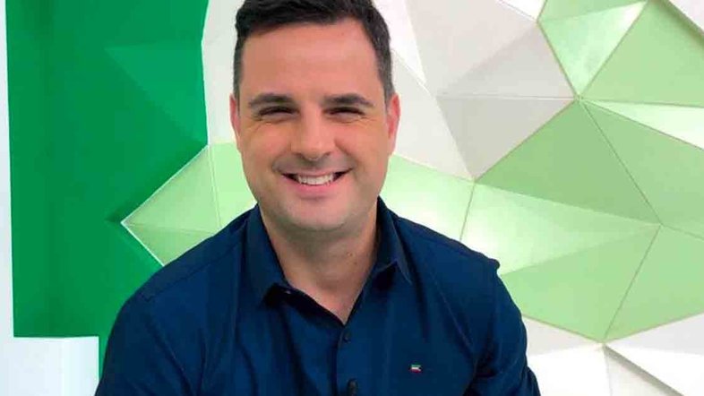 Chico Garcia é internado para tratar pneumonia