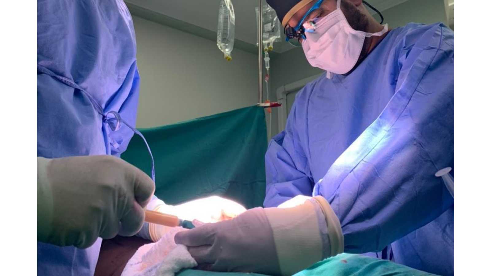 Procura por cirurgia de aumento peniano cresce após cantor sertanejo fazer a operação