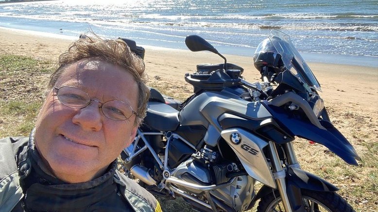Claude Troisgros curte folga do 'Mestre do Sabor' em Prado, na Bahia