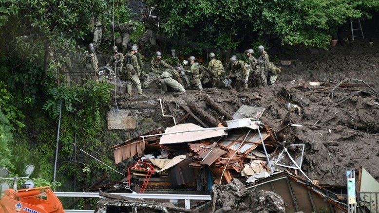Japão corre contra o tempo para encontrar sobreviventes de deslizamento de terra