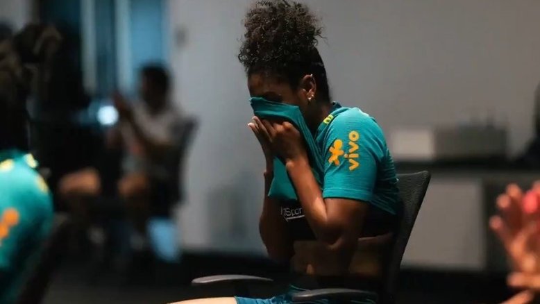 CBF mostra que Seleção de futebol feminino chorou ao ouvir música tema