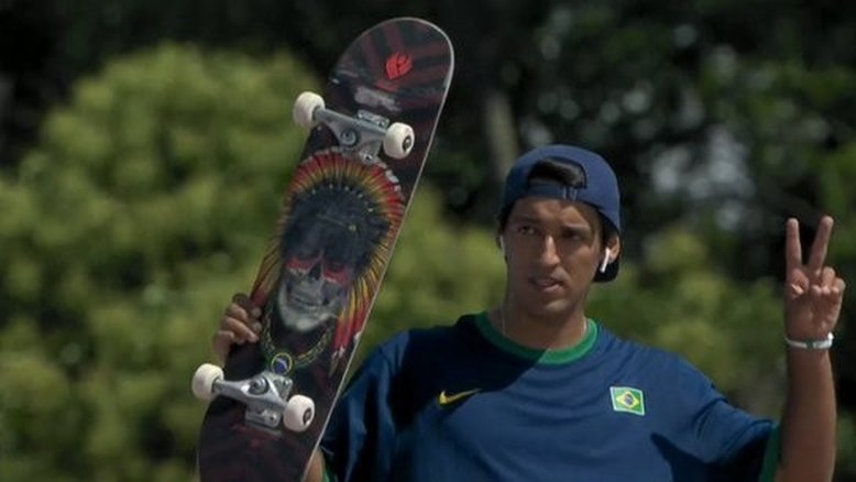 Kelvin Hoefler fica na 4ª posição e vai pra final do skate street; outros dois brasileiros são eliminados