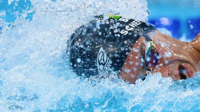 Brasileiro Fernando Scheffer conquista medalha de bronze na natação