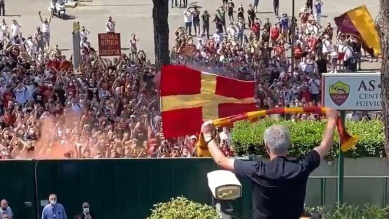 Reprodução Twitter Roma