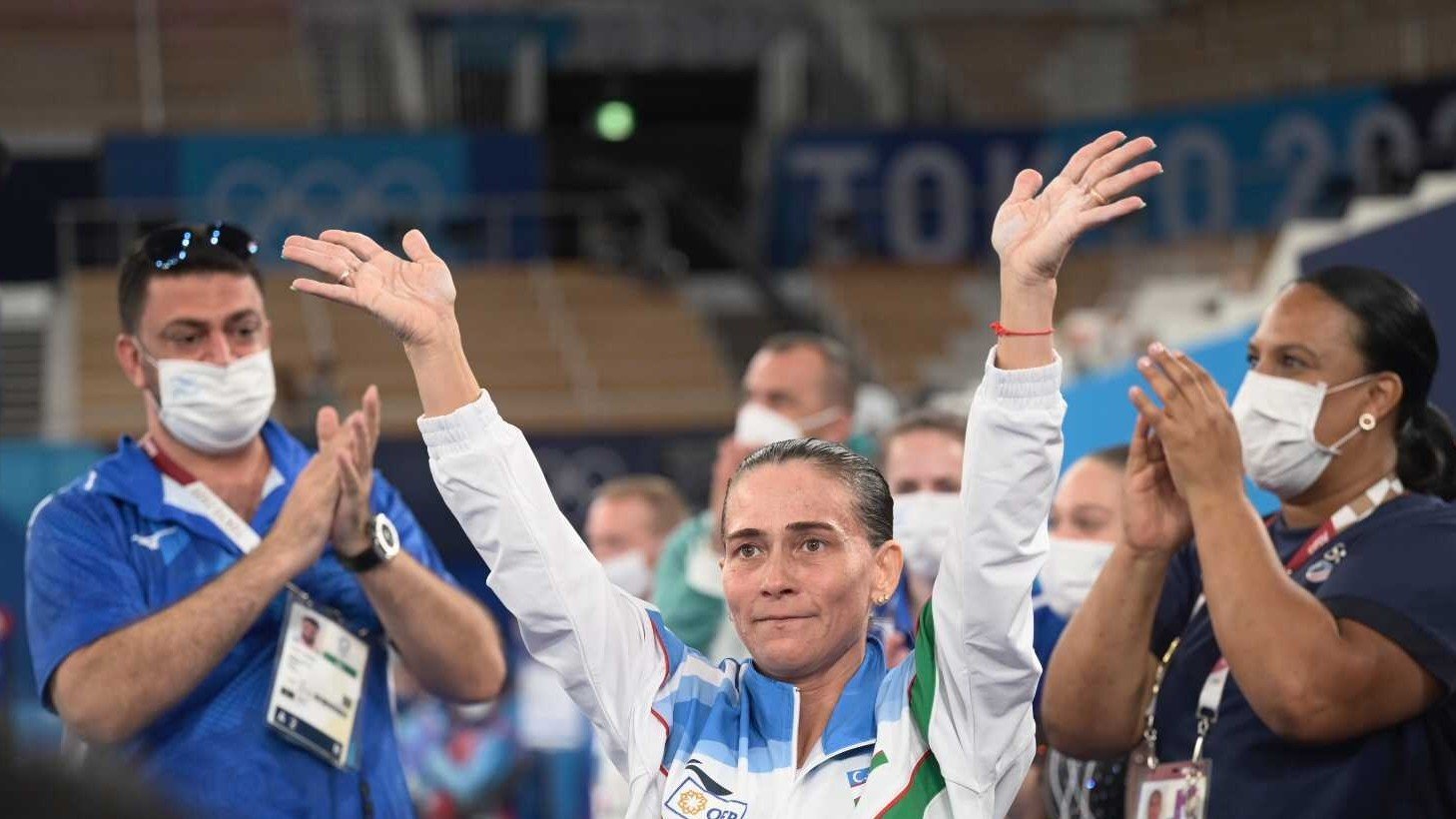 Ginasta é ovacionada após aumentar recorde em sua 8ª Olimpíada aos 46 anos 3 Ginasta é ovacionada após aumentar recorde em sua 8ª Olimpíada aos 46 anos