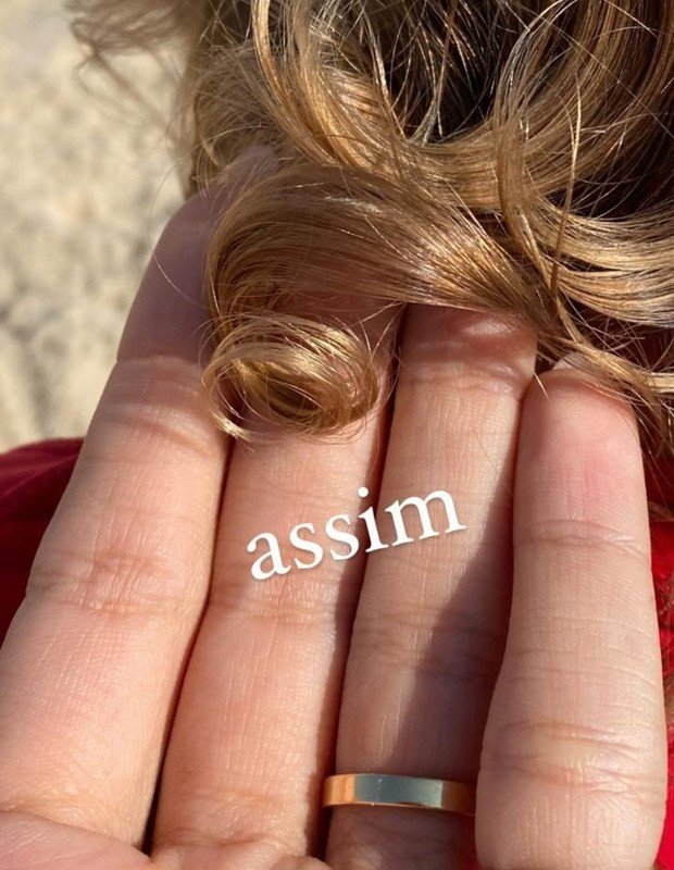 Gabi Brandt recebe hate por ter 'pena' de cortar o cabelo do filho: 'Me estressei' 4 Gabi Brandt recebe hate por ter 'pena' de cortar o cabelo do filho: 'Me estressei'