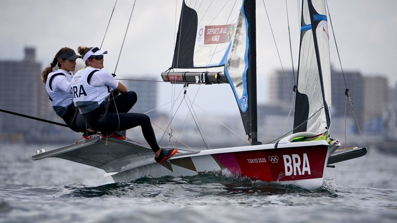Sem vento em Tóquio, regata decisiva de Martine e Kahena na vela é adiada
