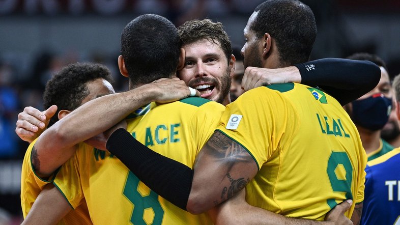 Vôlei masculino: Em partida sensacional, Brasil bate a França e se garante nas quartas de final