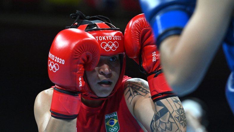 Boxe: Beatriz Ferreira vence, avança para as semifinais e garante medalha