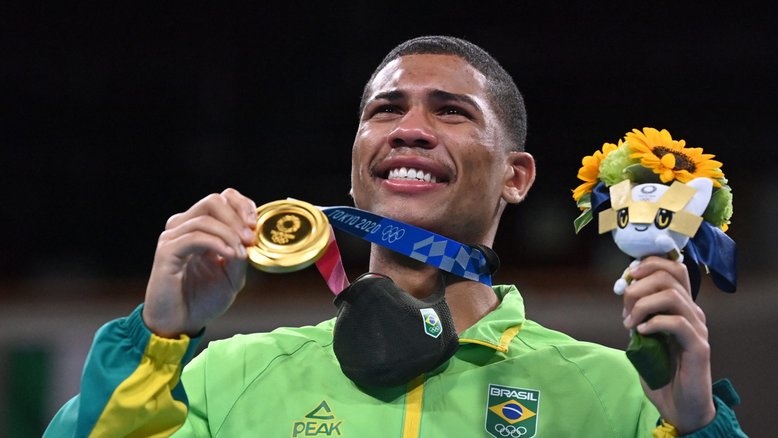 Hebert Conceição brinca em entrevista, se diverte e dedica medalha aos brasileiros que sofrem com a pandemia