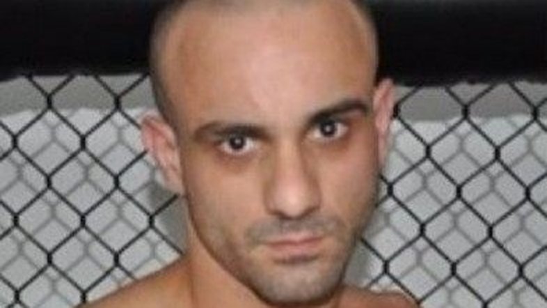 Lutador de MMA apelidado de 'Distúrbio' é preso por tráfico de drogas via aplicativo