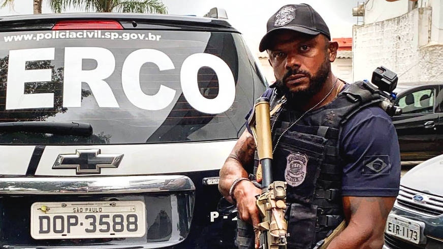 Polícia devolve arma e distintivo a delegado Da Cunha, investigado por simular prisões
