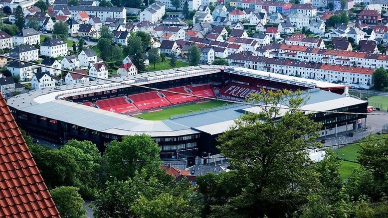 Mulher denuncia orgia em estádio de futebol da Noruega e diz que sofreu agressão sexual