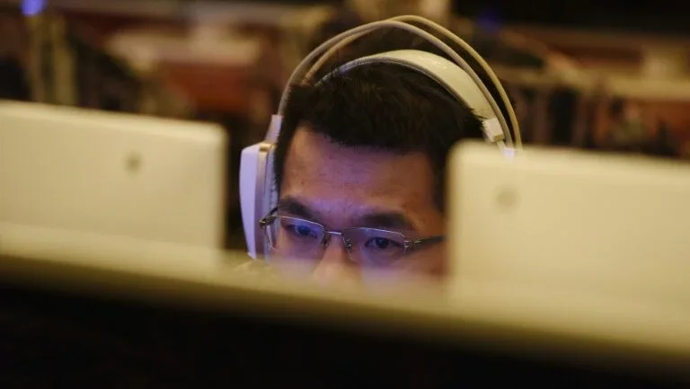 China adota lei sobre dados pessoais na internet