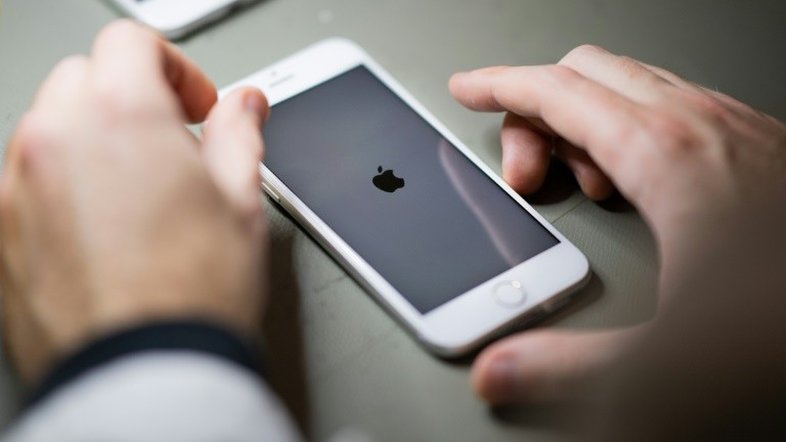 Apple apresenta novas ferramentas contra imagens de abuso infantil