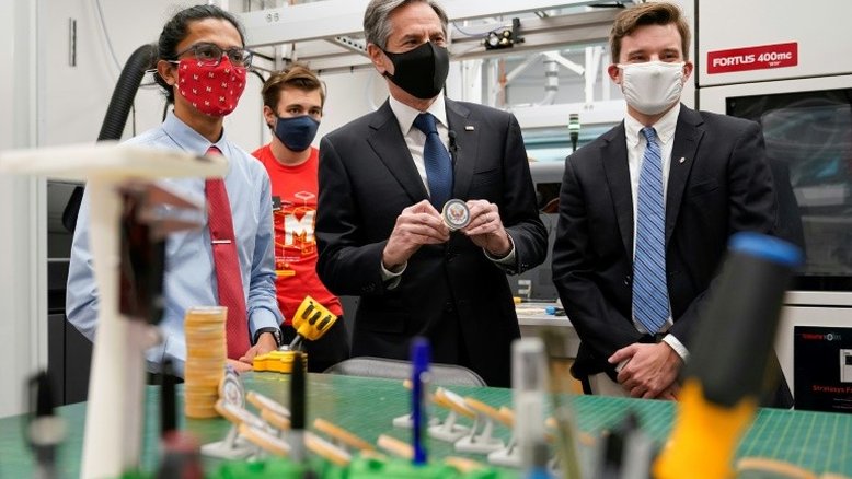 Blinken defende investimento nos EUA para competir com a China