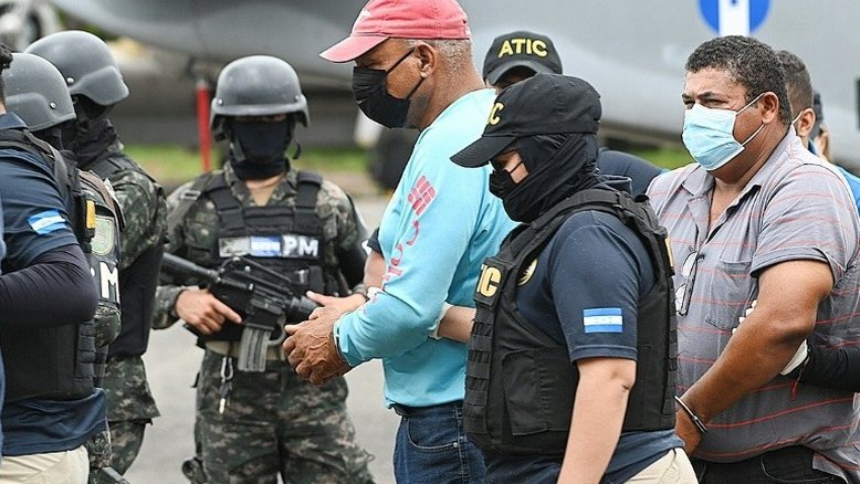 Prefeito de ilha paradisíaca em Honduras é detido acusado de narcotráfico