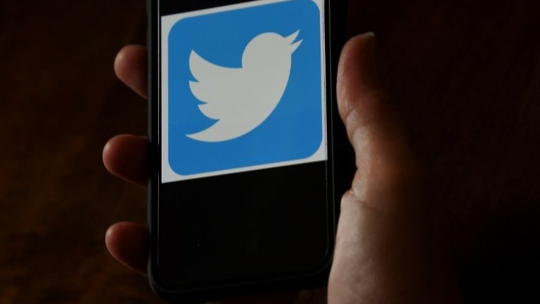 Imprensa pró-governo sérvia acusa Twitter de agir como Hitler