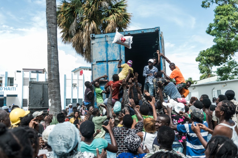 Haiti enfrenta emergência vital uma semana após terremoto