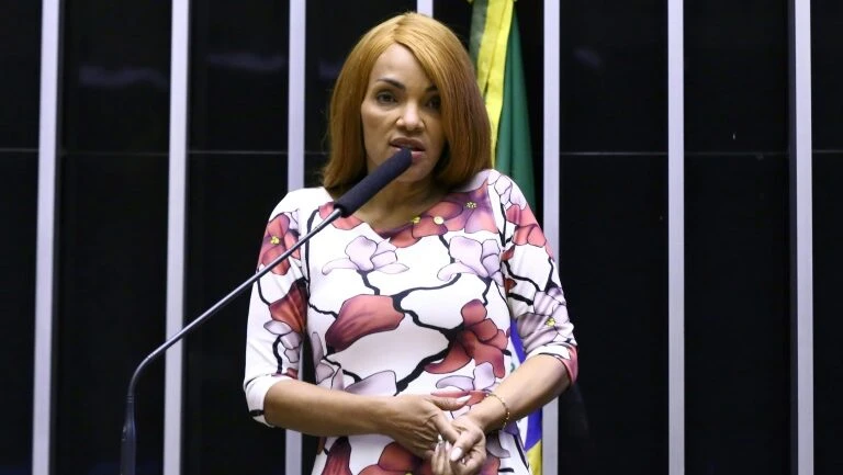 Ex-deputada Flordelis gastou R$ 927 mil em verba de gabinete e cota em 2021
